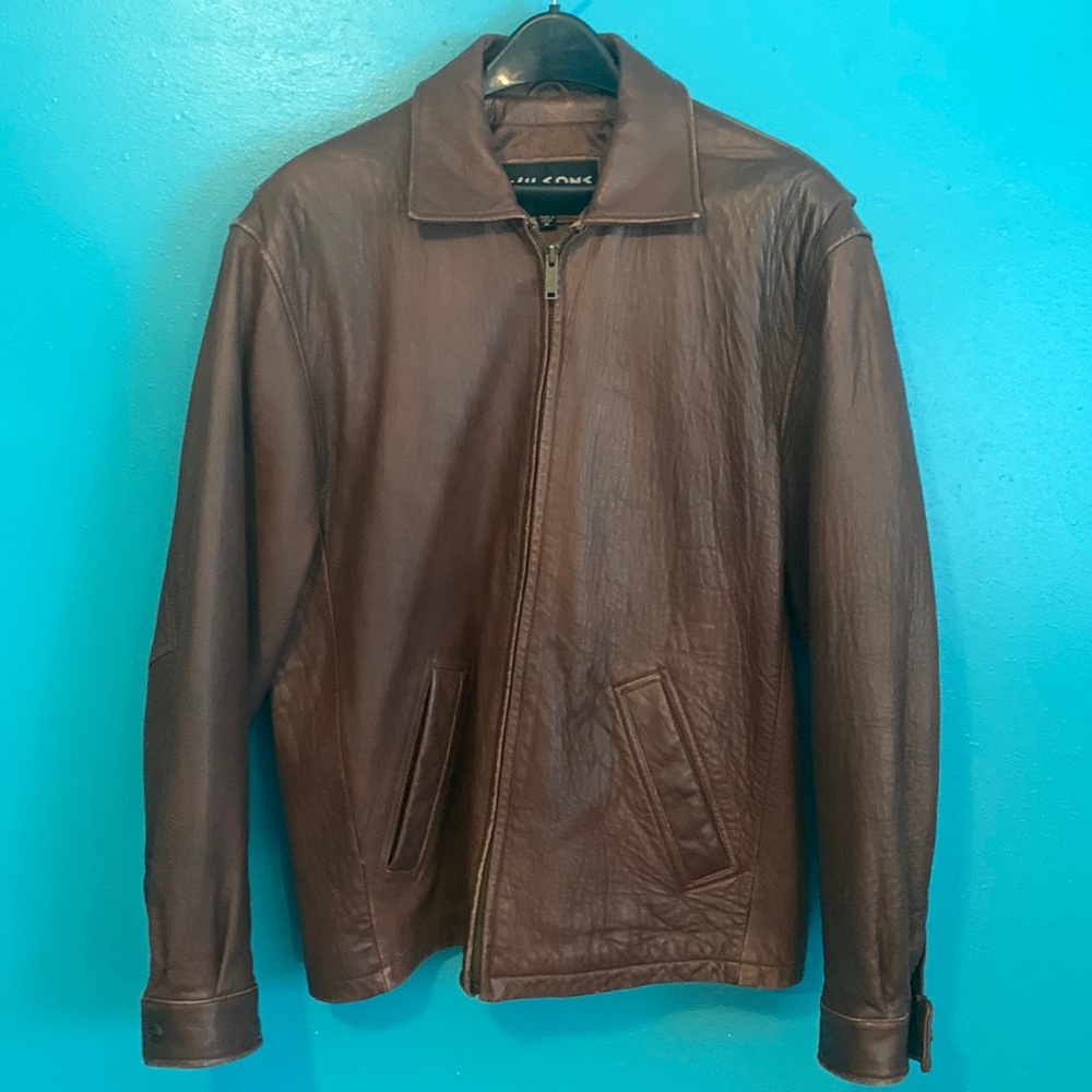 Mens size Medium Wilson leather jacket. Used and in good condition.